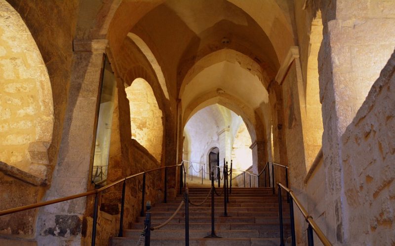 staircase-3610766_960_720